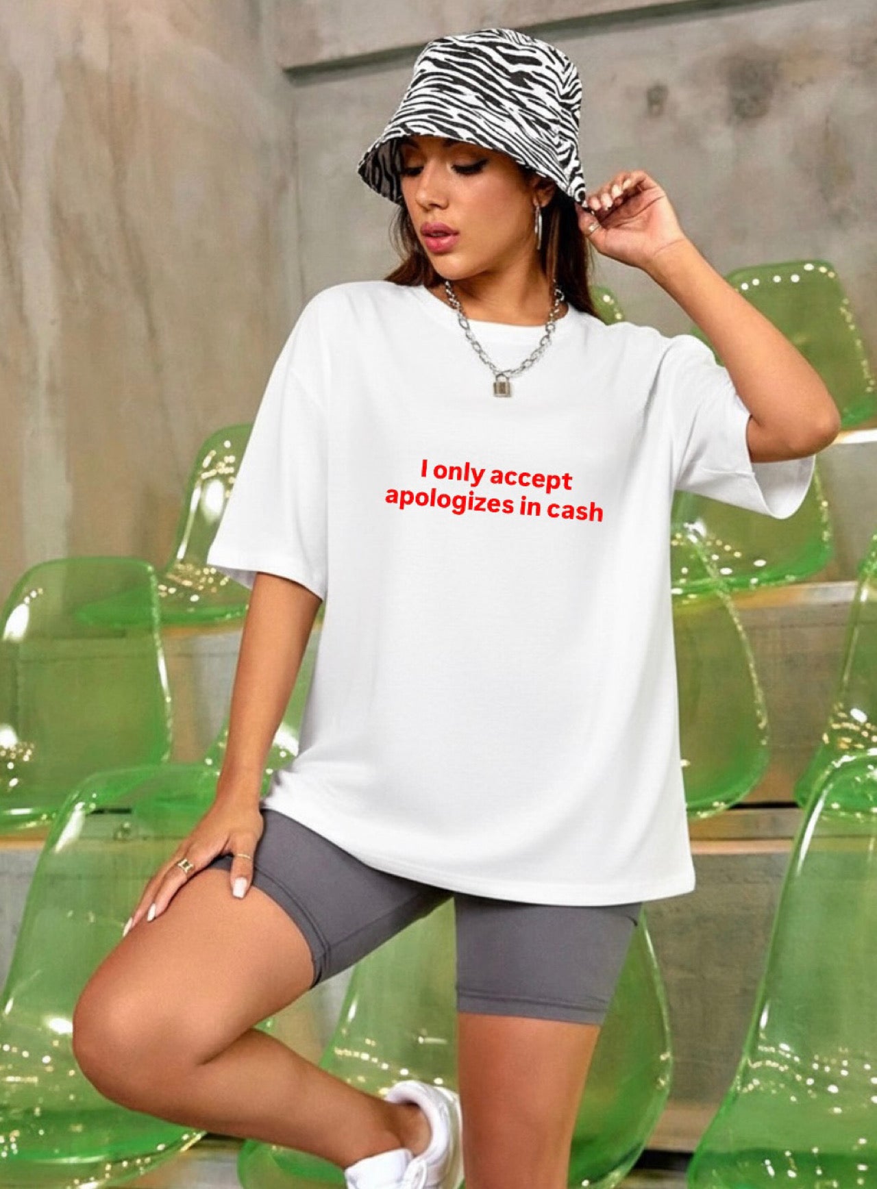 I only accept, apologizes in cash oversized tshirt white edition (women)